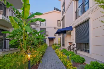 恰里希的豪华设计房产，靠近便利设施